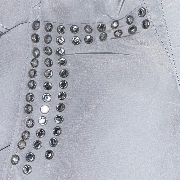 Light Gray Embellished Sleeveless Collar Top By: Toxike - Picture 5 of 6